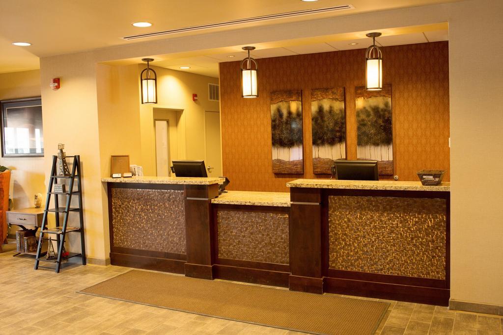 Little Missouri Inn & Suites New Town Exterior photo