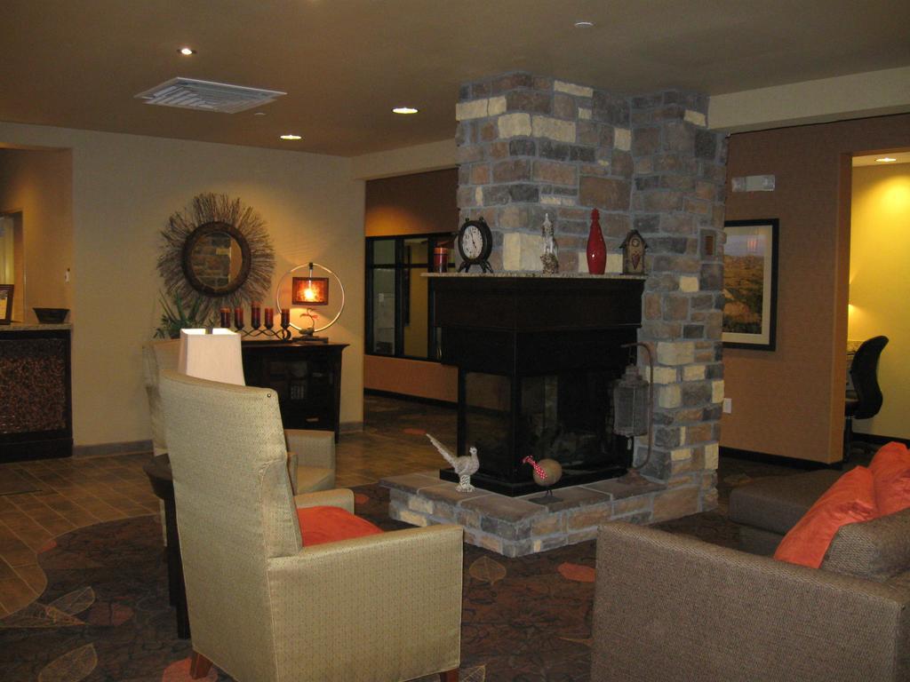 Little Missouri Inn & Suites New Town Exterior photo