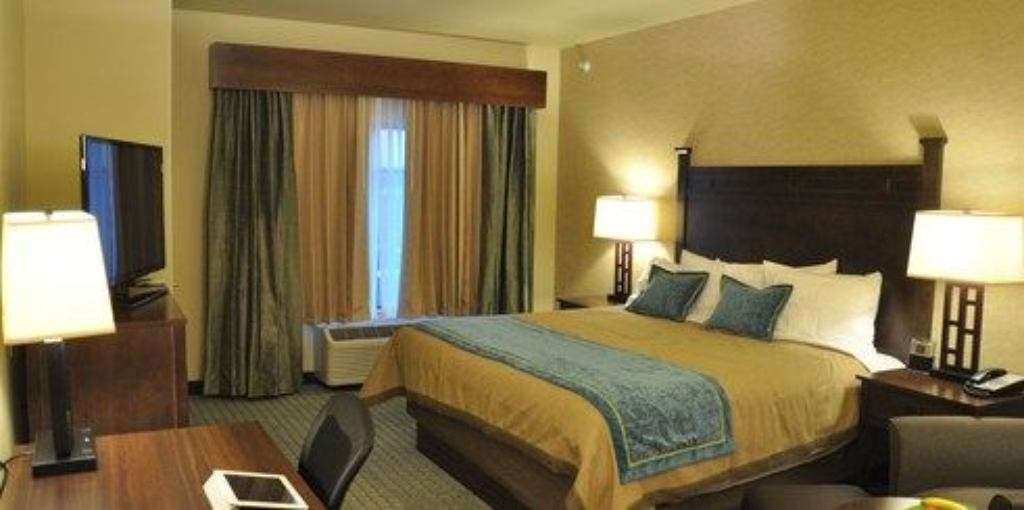 Little Missouri Inn & Suites New Town Room photo