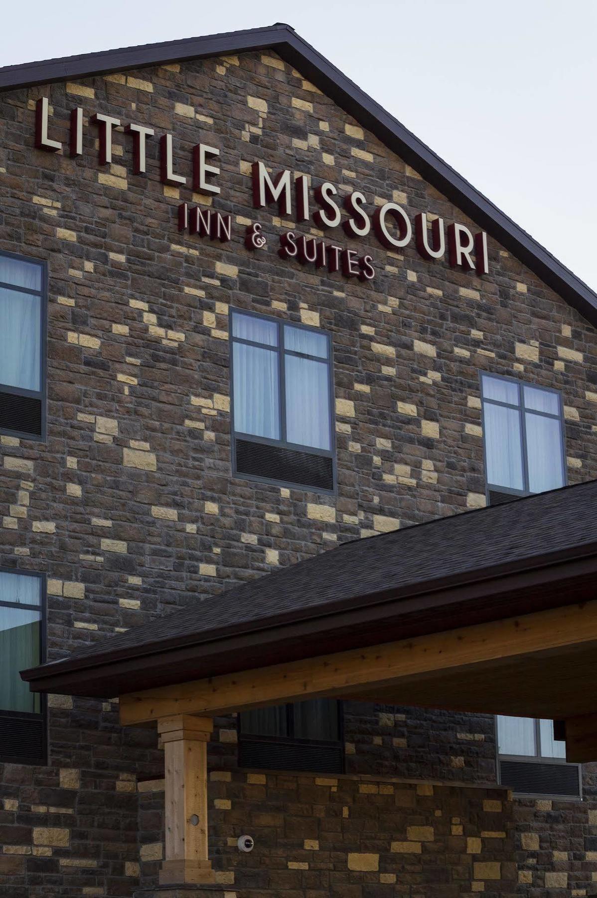 Little Missouri Inn & Suites New Town Exterior photo